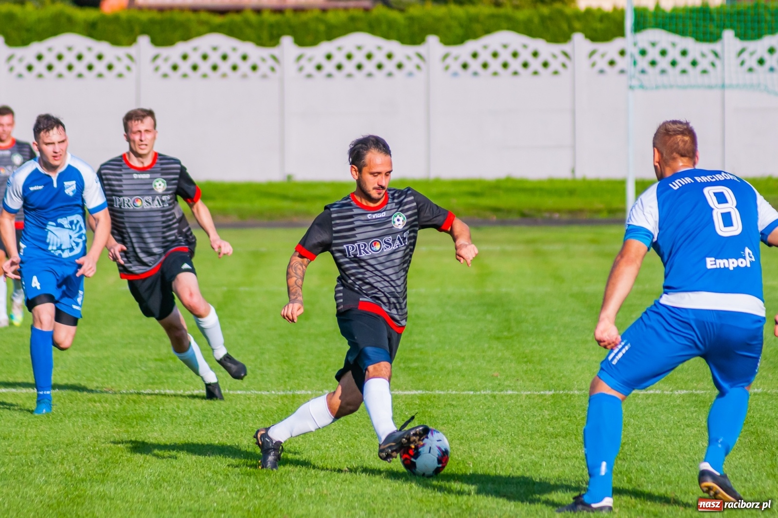 Zdjęcie w galerii na portalu naszraciborz.pl: Podział punktów w derbach powiatu. Poprzeczka uratowała Tworków [FOTO] wiadomości z regionu