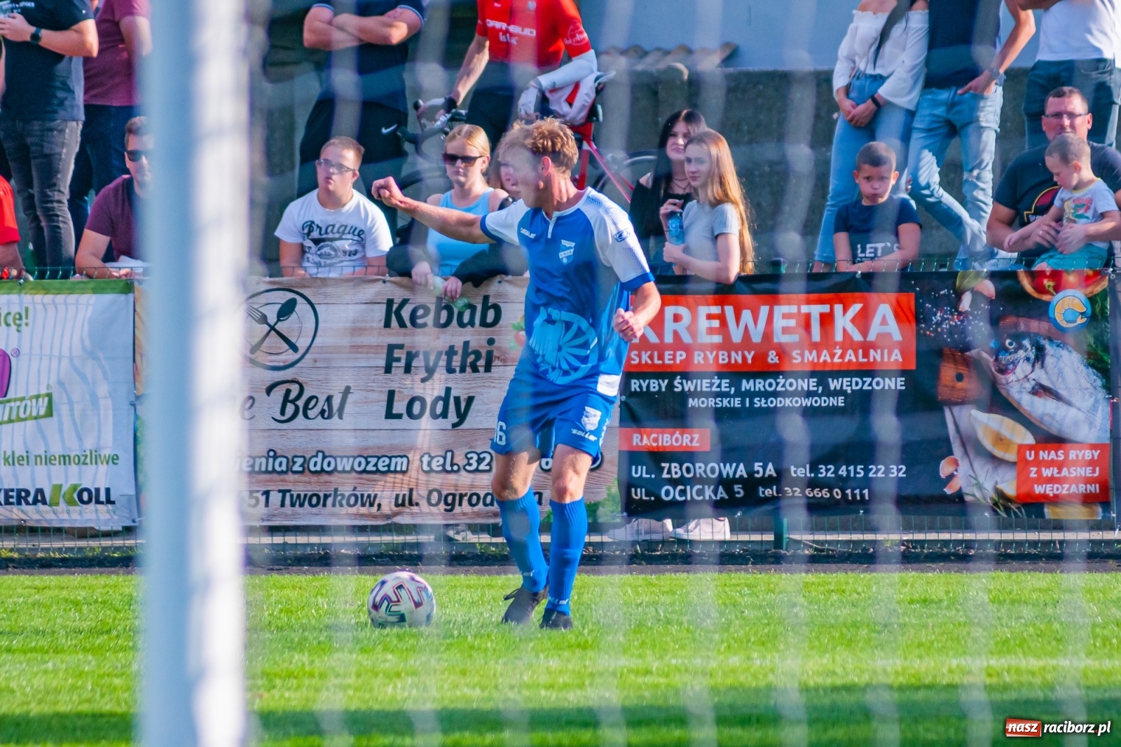 Zdjęcie w galerii na portalu naszraciborz.pl: Podział punktów w derbach powiatu. Poprzeczka uratowała Tworków [FOTO] wiadomości z regionu