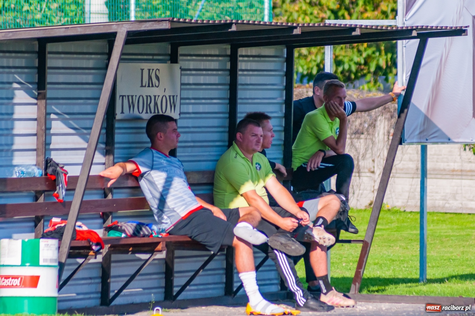 Zdjęcie w galerii na portalu naszraciborz.pl: Podział punktów w derbach powiatu. Poprzeczka uratowała Tworków [FOTO] wiadomości z regionu