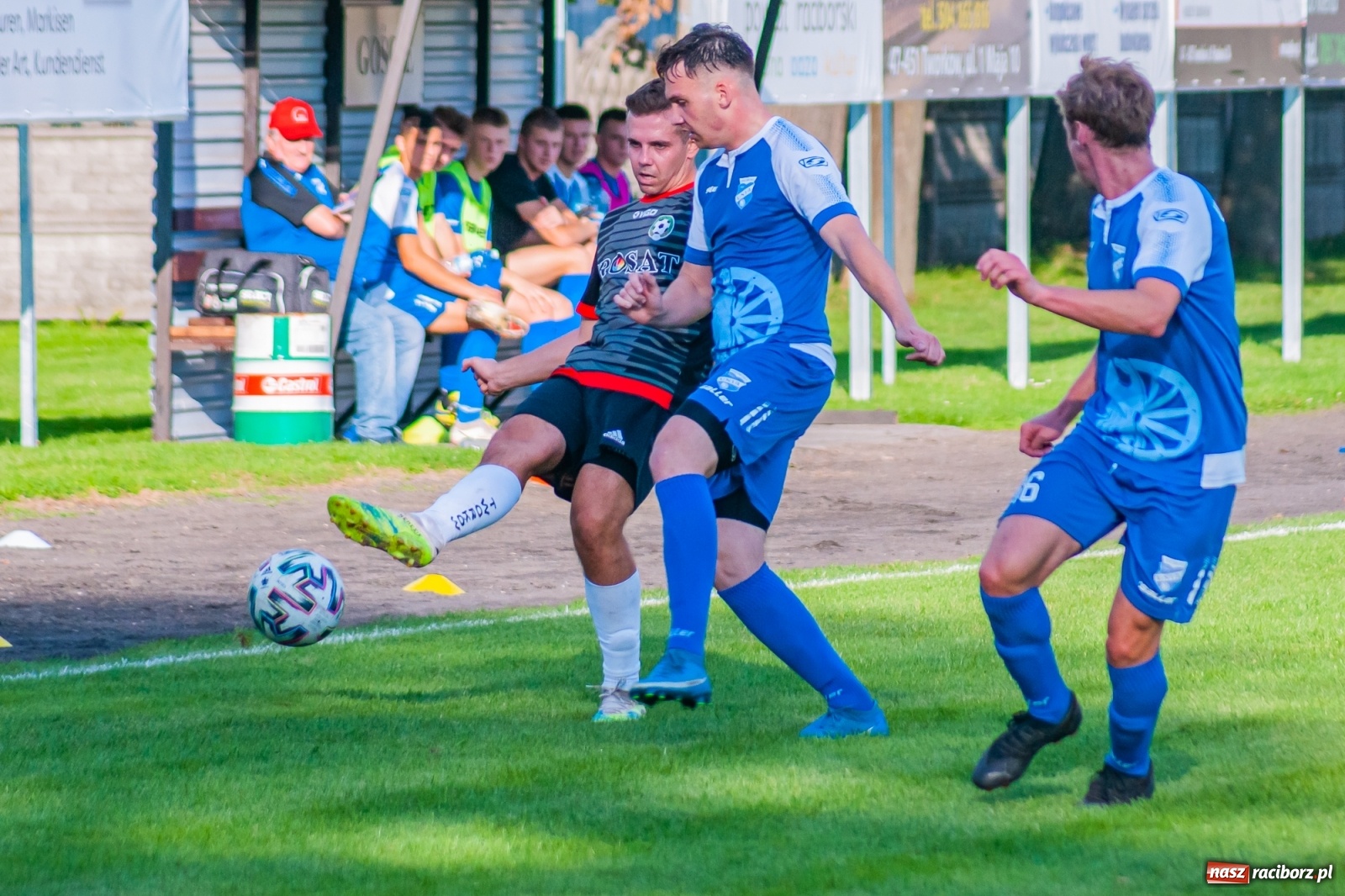 Zdjęcie w galerii na portalu naszraciborz.pl: Podział punktów w derbach powiatu. Poprzeczka uratowała Tworków [FOTO] wiadomości z regionu