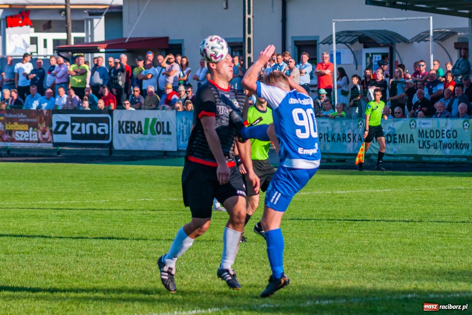Zdjęcie w galerii na portalu naszraciborz.pl: Podział punktów w derbach powiatu. Poprzeczka uratowała Tworków [FOTO] wiadomości z regionu