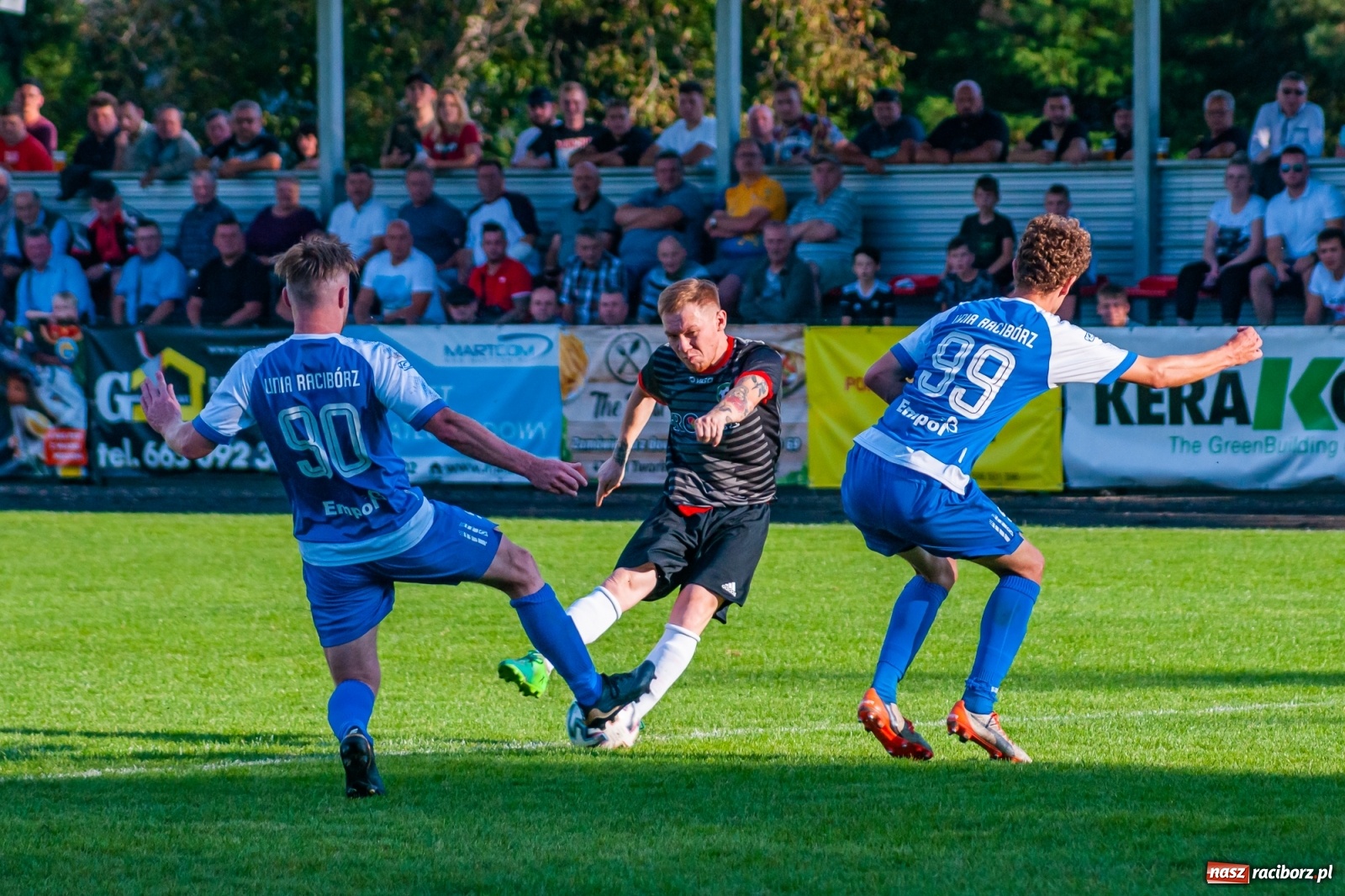 Zdjęcie w galerii na portalu naszraciborz.pl: Podział punktów w derbach powiatu. Poprzeczka uratowała Tworków [FOTO] wiadomości z regionu