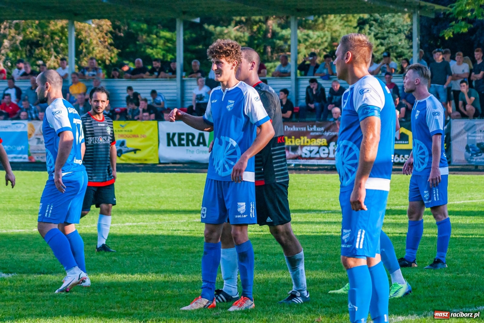 Zdjęcie w galerii na portalu naszraciborz.pl: Podział punktów w derbach powiatu. Poprzeczka uratowała Tworków [FOTO] wiadomości z regionu