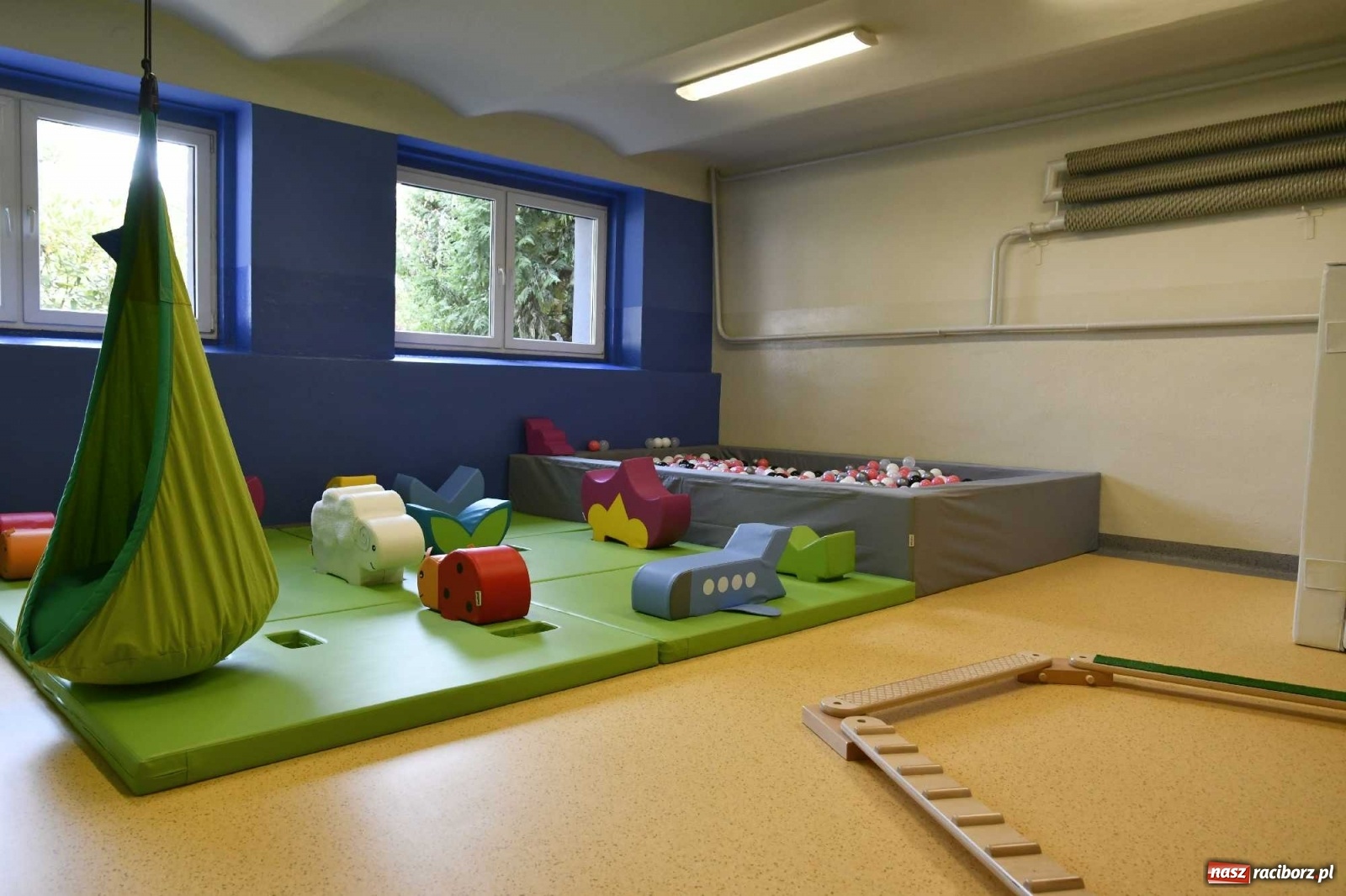 Zdjęcie w galerii na portalu naszraciborz.pl: W Cyprzanowie otwarto Klub Malucha Szkrabek wiadomości z regionu