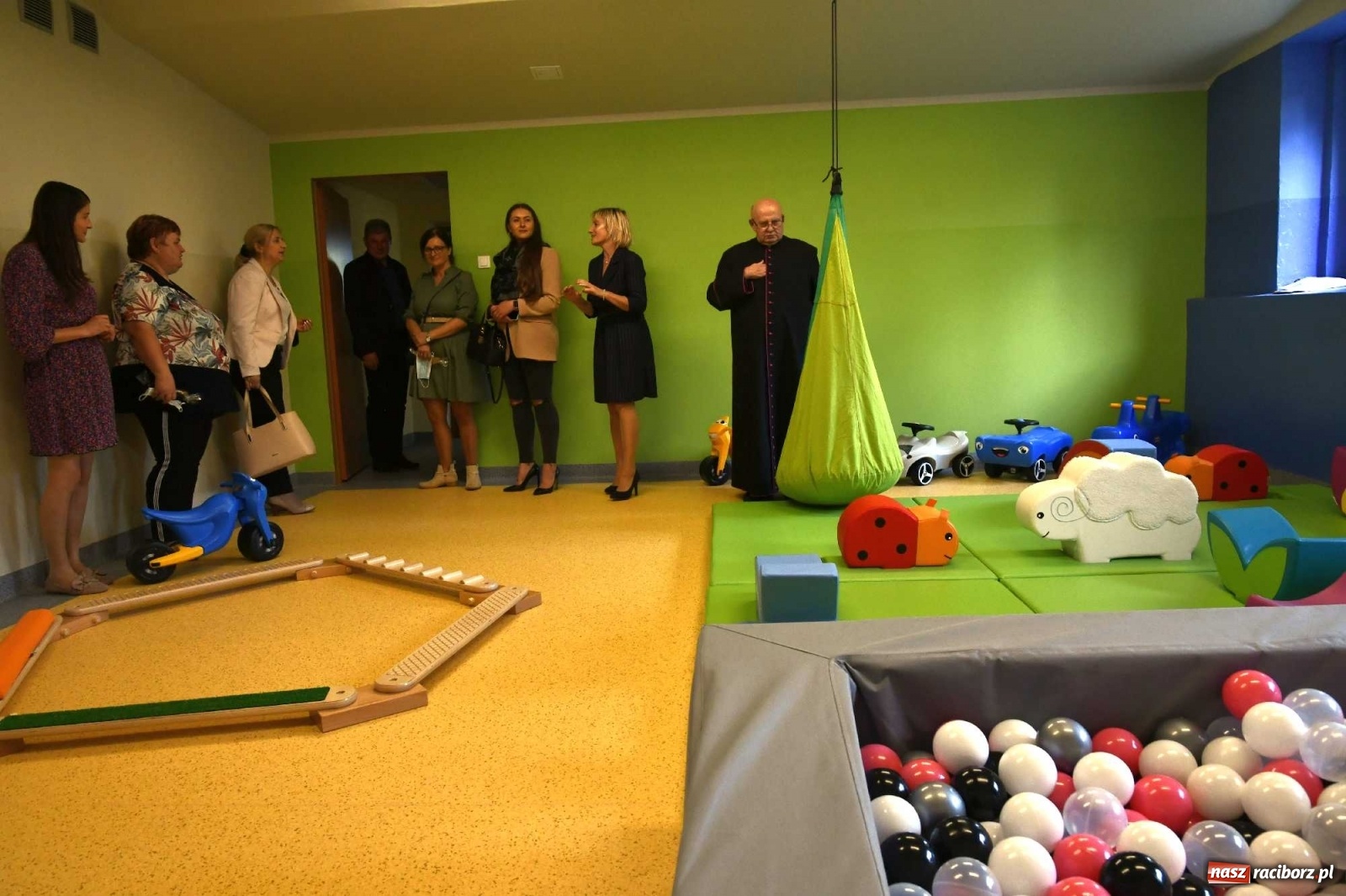 Zdjęcie w galerii na portalu naszraciborz.pl: W Cyprzanowie otwarto Klub Malucha Szkrabek wiadomości z regionu