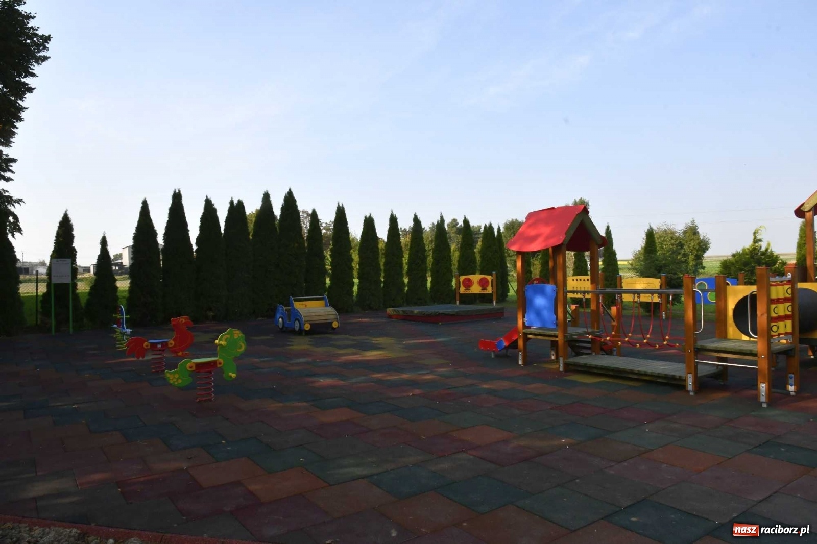 Zdjęcie w galerii na portalu naszraciborz.pl: W Cyprzanowie otwarto Klub Malucha Szkrabek wiadomości z regionu