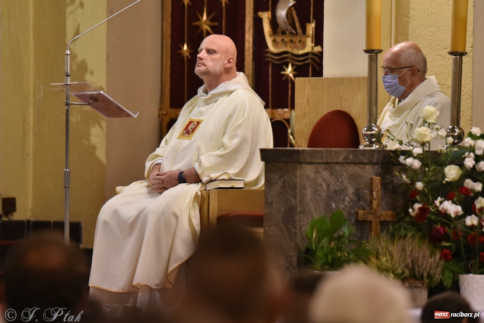 Zdjęcie w galerii na portalu naszraciborz.pl: Dominikanin youtuber zapełnił okrąglak wiadomości z regionu