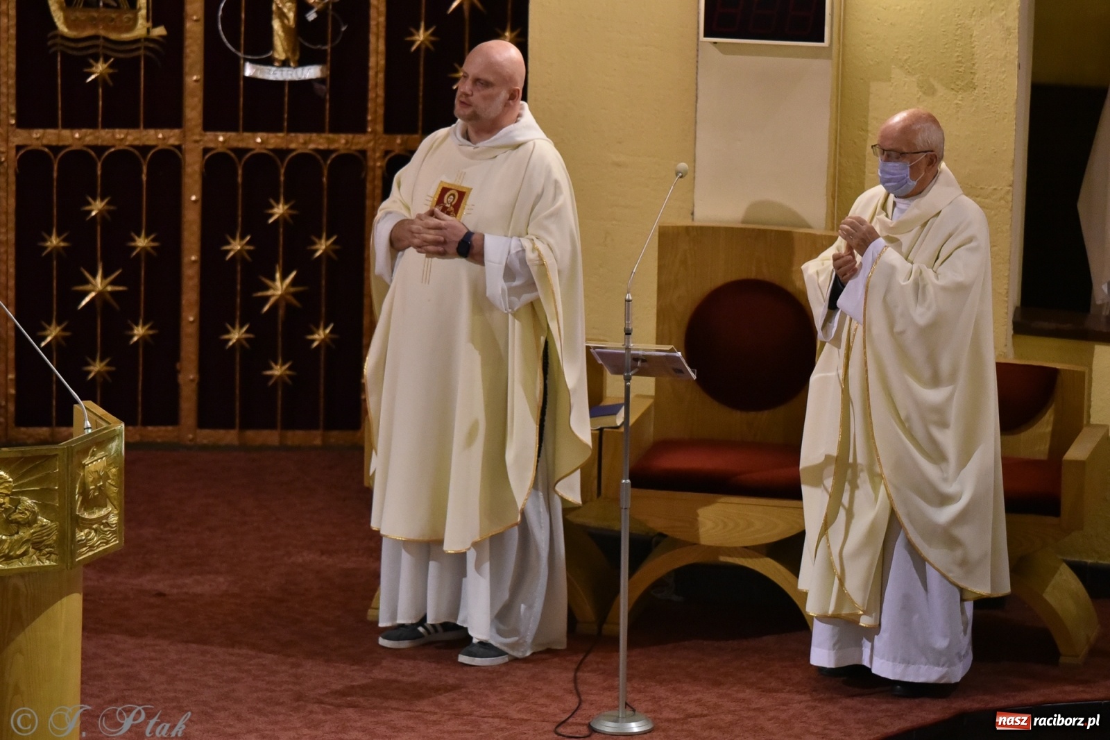 Zdjęcie w galerii na portalu naszraciborz.pl: Dominikanin youtuber zapełnił okrąglak wiadomości z regionu