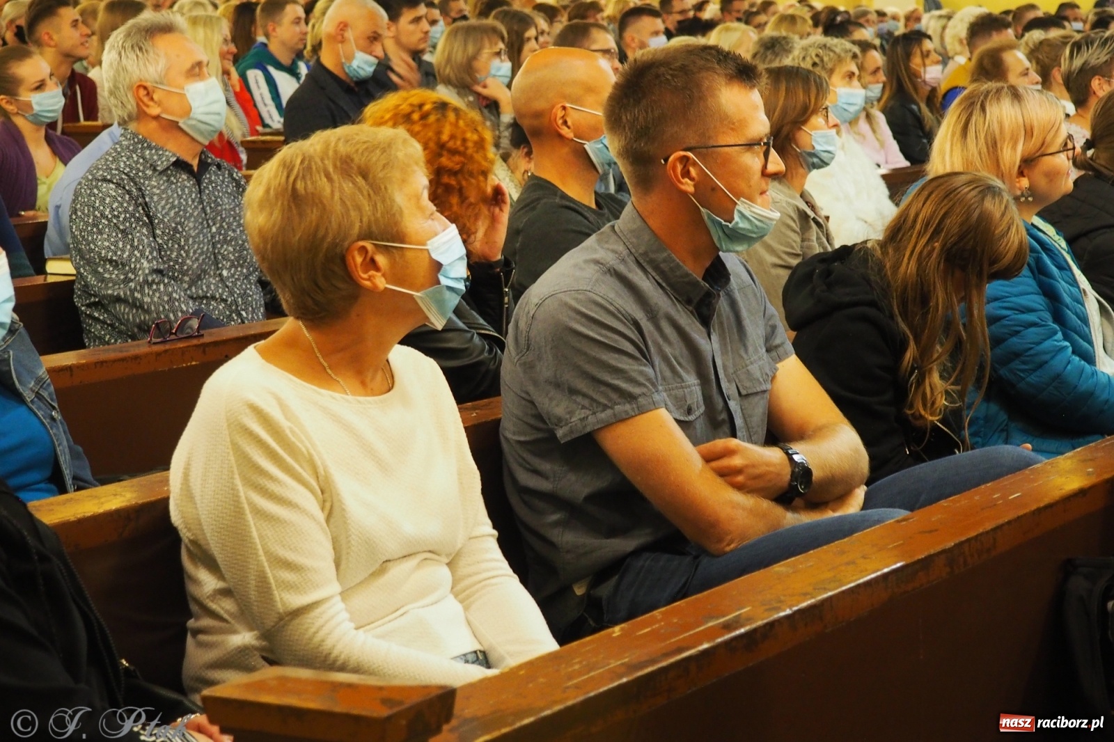 Zdjęcie w galerii na portalu naszraciborz.pl: Dominikanin youtuber zapełnił okrąglak wiadomości z regionu