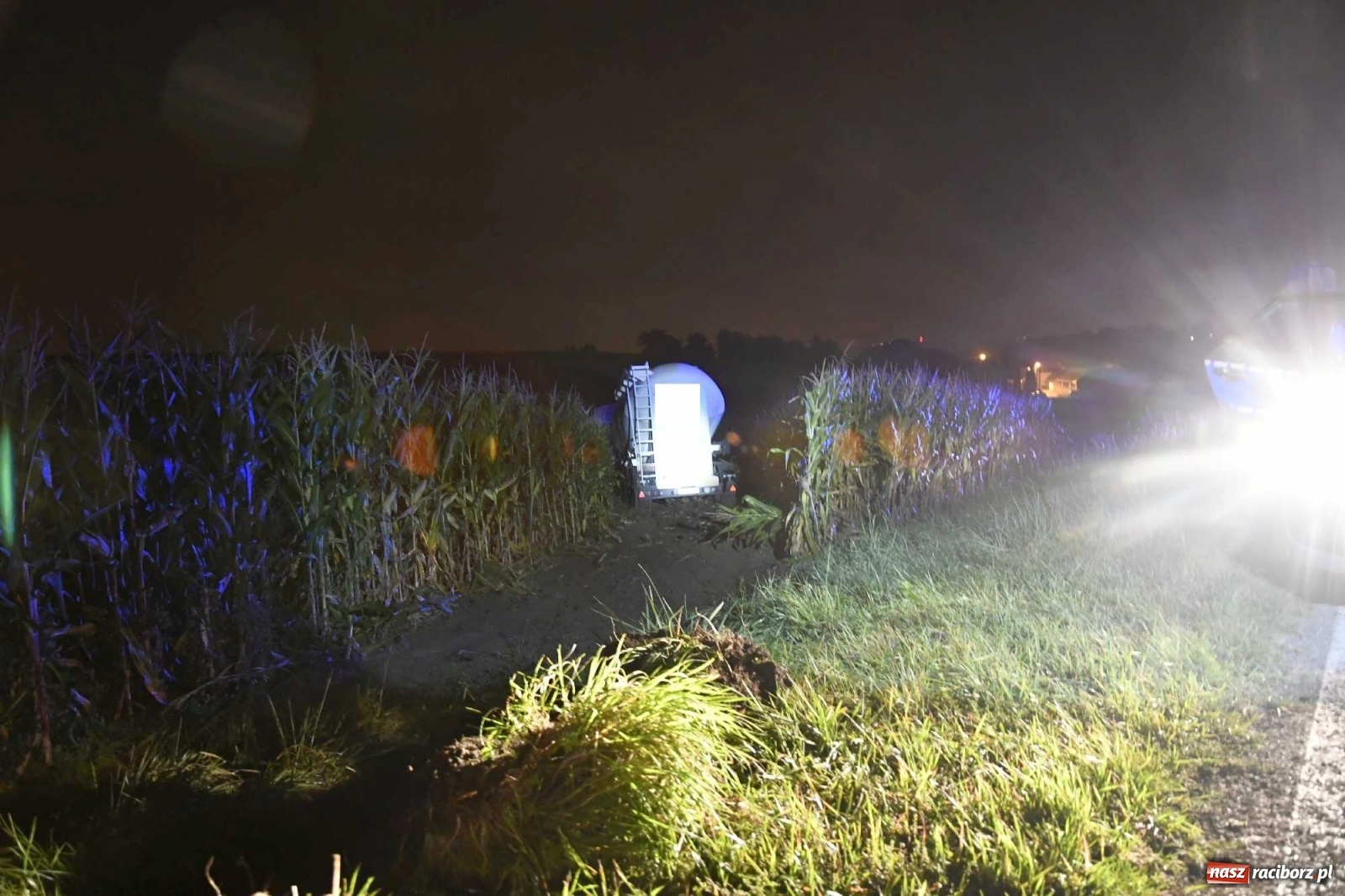 Zdjęcie w galerii na portalu naszraciborz.pl: DK 45 Racibórz-Opole. Tragiczny wypadek w Rudniku wiadomości z regionu