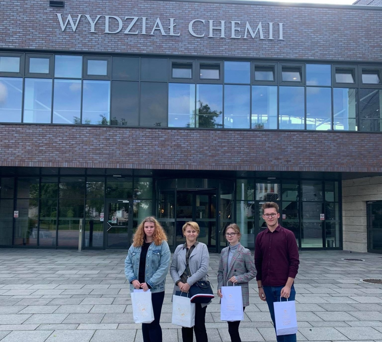 Zdjęcie w galerii na portalu naszraciborz.pl: Technicy analitycy z CKZiU nr 1 w Raciborzu wyróżnieni w Krakowie na Konferencji Młodych Chemików wiadomości z regionu