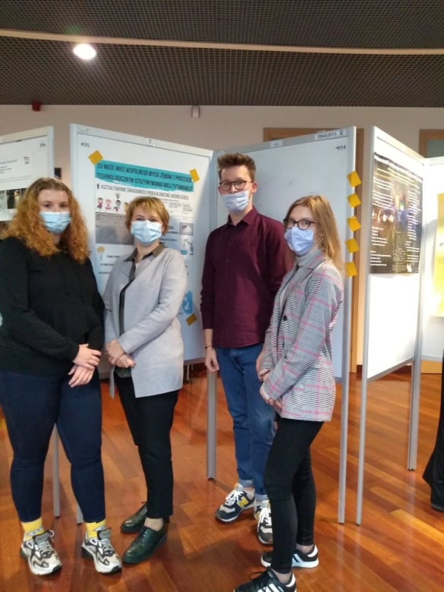 Zdjęcie w galerii na portalu naszraciborz.pl: Technicy analitycy z CKZiU nr 1 w Raciborzu wyróżnieni w Krakowie na Konferencji Młodych Chemików wiadomości z regionu