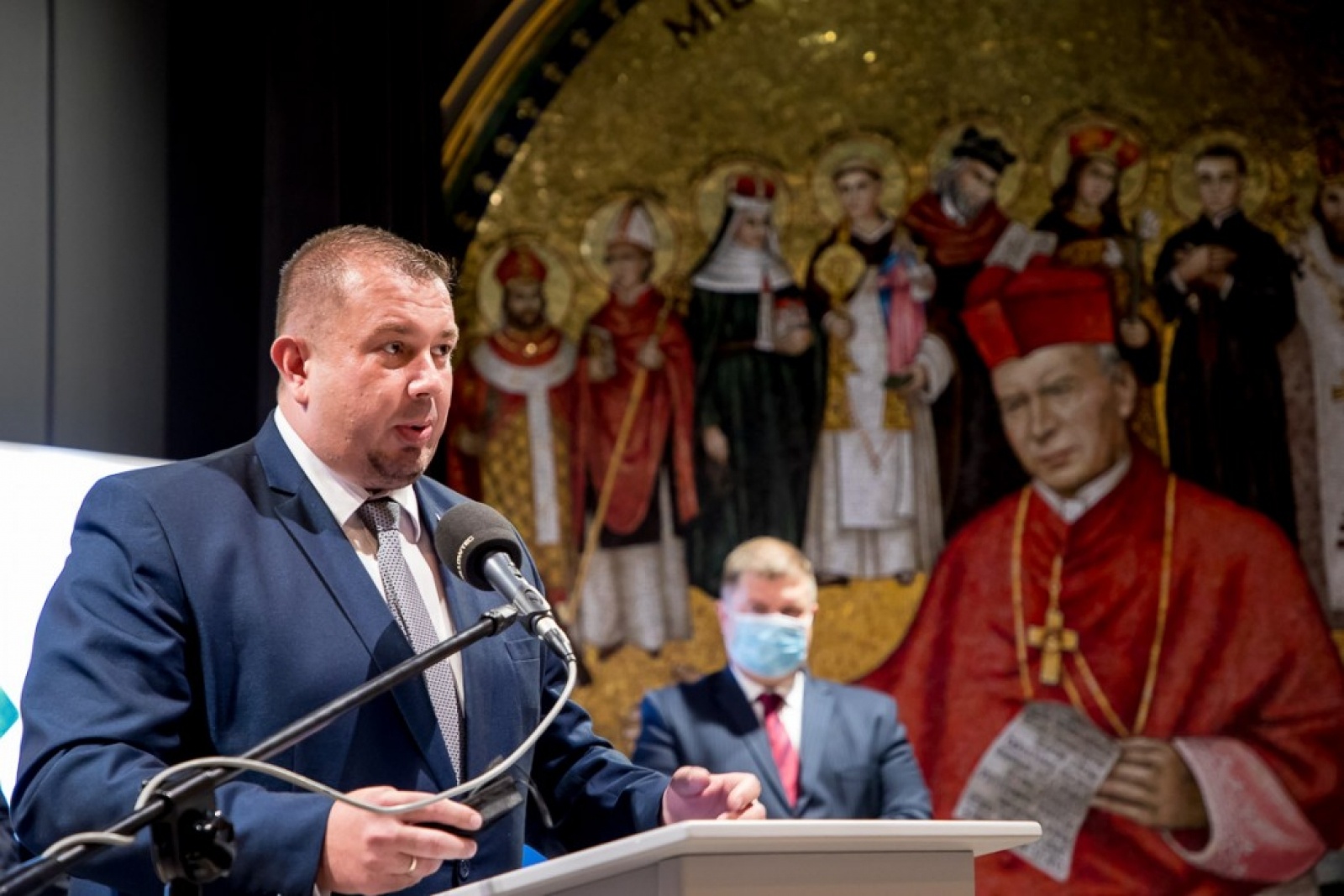 Zdjęcie w galerii na portalu naszraciborz.pl: Wojewódzkie obchody Światowego Dnia Turystyki na Jasnej Górze. Starosta raciborski osobowością roku wiadomości z regionu