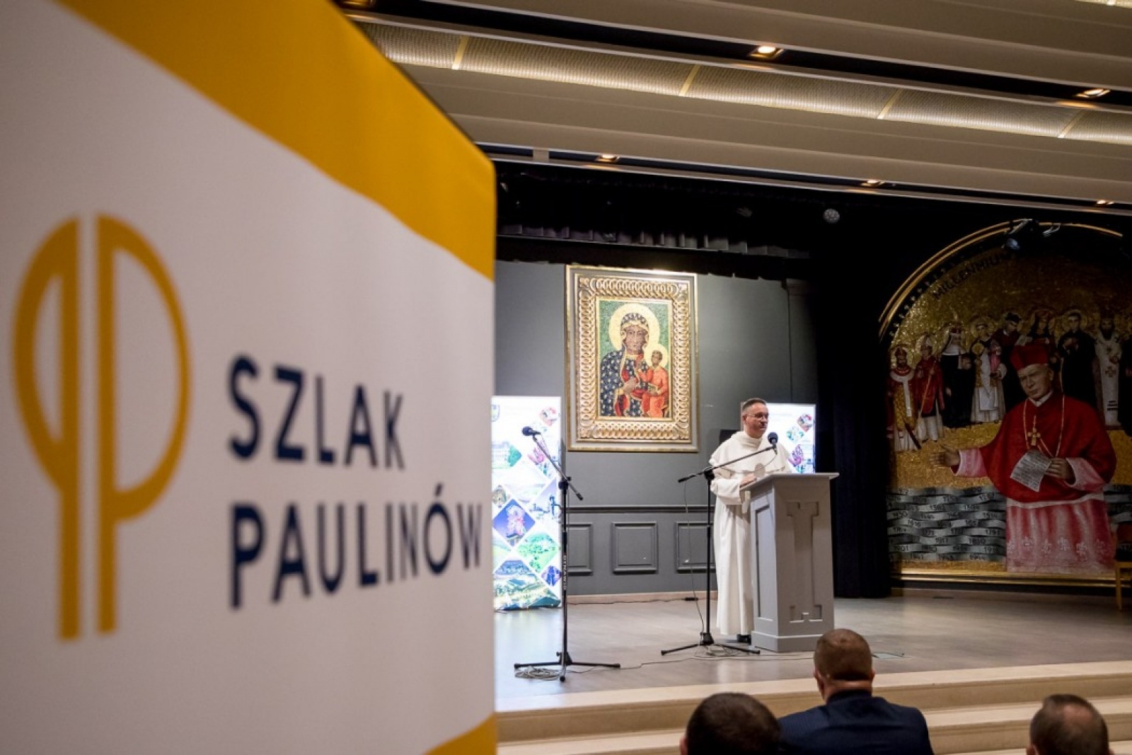 Zdjęcie w galerii na portalu naszraciborz.pl: Wojewódzkie obchody Światowego Dnia Turystyki na Jasnej Górze. Starosta raciborski osobowością roku wiadomości z regionu