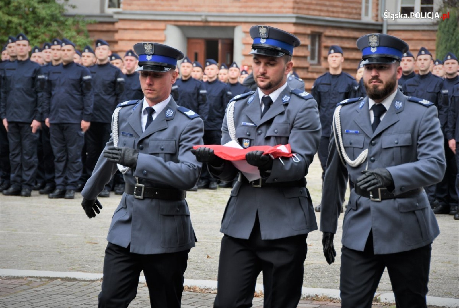 Zdjęcie w galerii na portalu naszraciborz.pl: Ponad stu nowych śląskich policjantów złożyło ślubowanie wiadomości z regionu