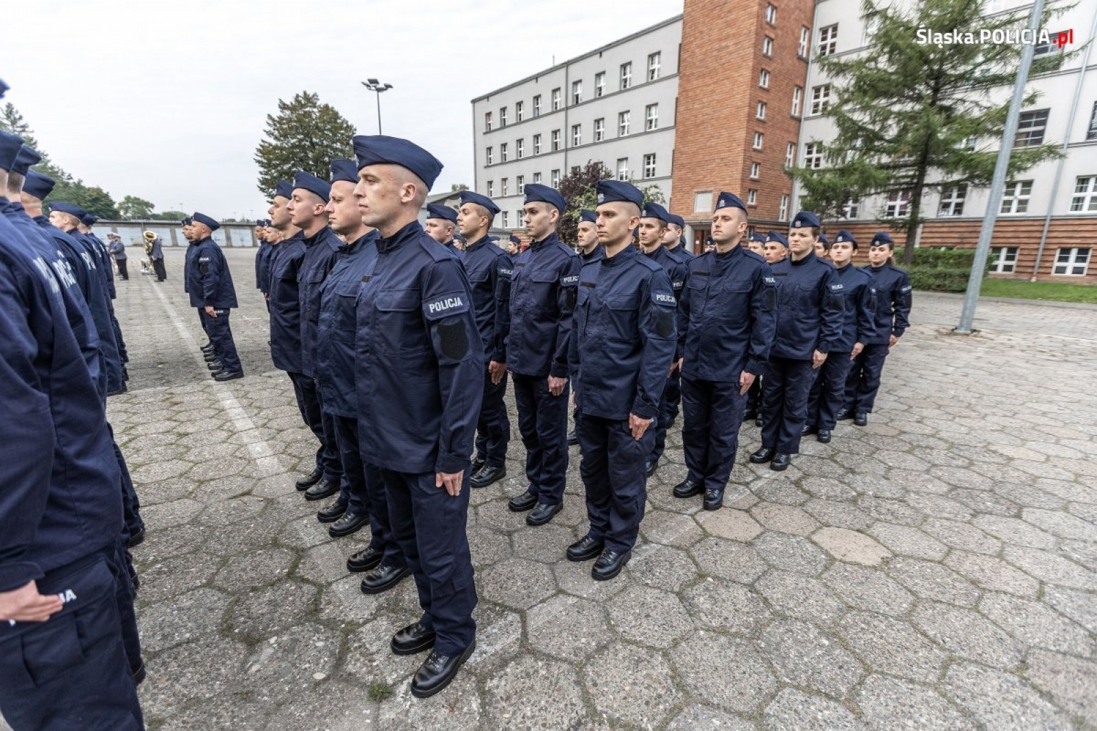 Zdjęcie w galerii na portalu naszraciborz.pl: Ponad stu nowych śląskich policjantów złożyło ślubowanie wiadomości z regionu