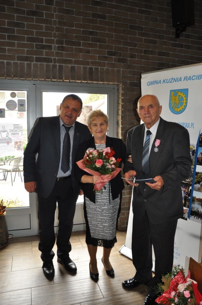 Zdjęcie w galerii na portalu naszraciborz.pl: Złote gody w Kuźni Raciborskiej. Osiemnaście par z medalami wiadomości z regionu