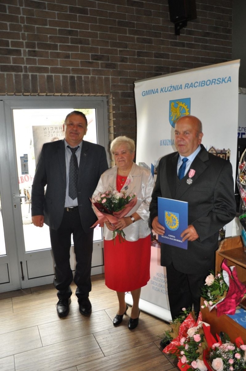 Zdjęcie w galerii na portalu naszraciborz.pl: Złote gody w Kuźni Raciborskiej. Osiemnaście par z medalami wiadomości z regionu