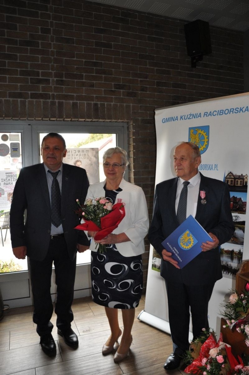 Zdjęcie w galerii na portalu naszraciborz.pl: Złote gody w Kuźni Raciborskiej. Osiemnaście par z medalami wiadomości z regionu