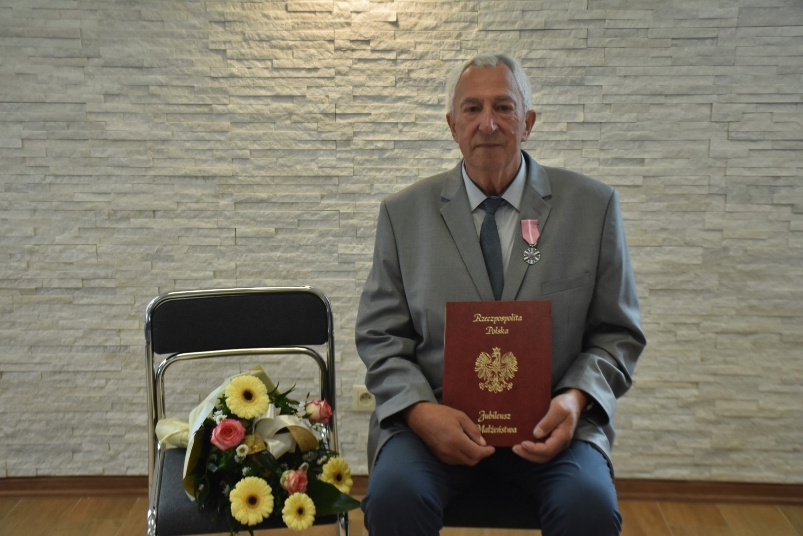 Zdjęcie w galerii na portalu naszraciborz.pl: Złote Gody w gm. Krzyżanowice. Medale wręczono w Rudyszwałdzie wiadomości z regionu