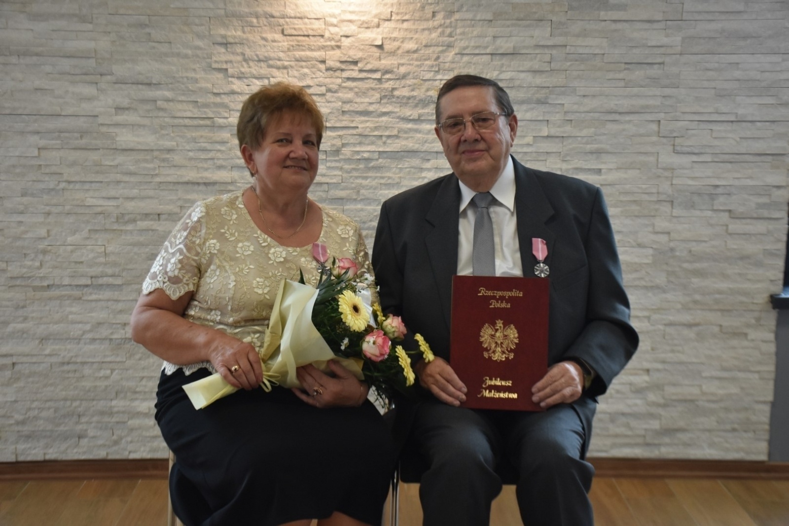Zdjęcie w galerii na portalu naszraciborz.pl: Złote Gody w gm. Krzyżanowice. Medale wręczono w Rudyszwałdzie wiadomości z regionu