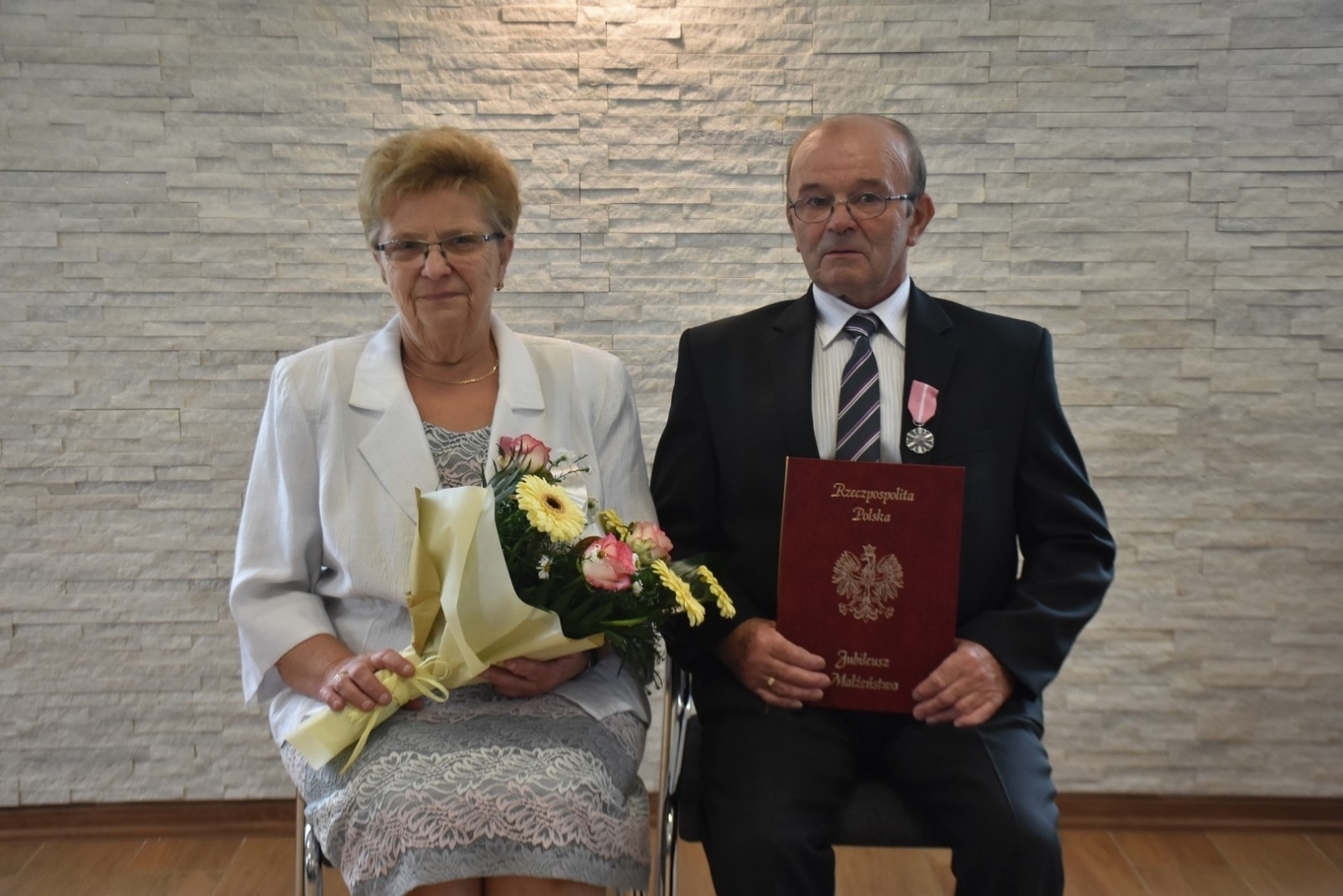 Zdjęcie w galerii na portalu naszraciborz.pl: Złote Gody w gm. Krzyżanowice. Medale wręczono w Rudyszwałdzie wiadomości z regionu