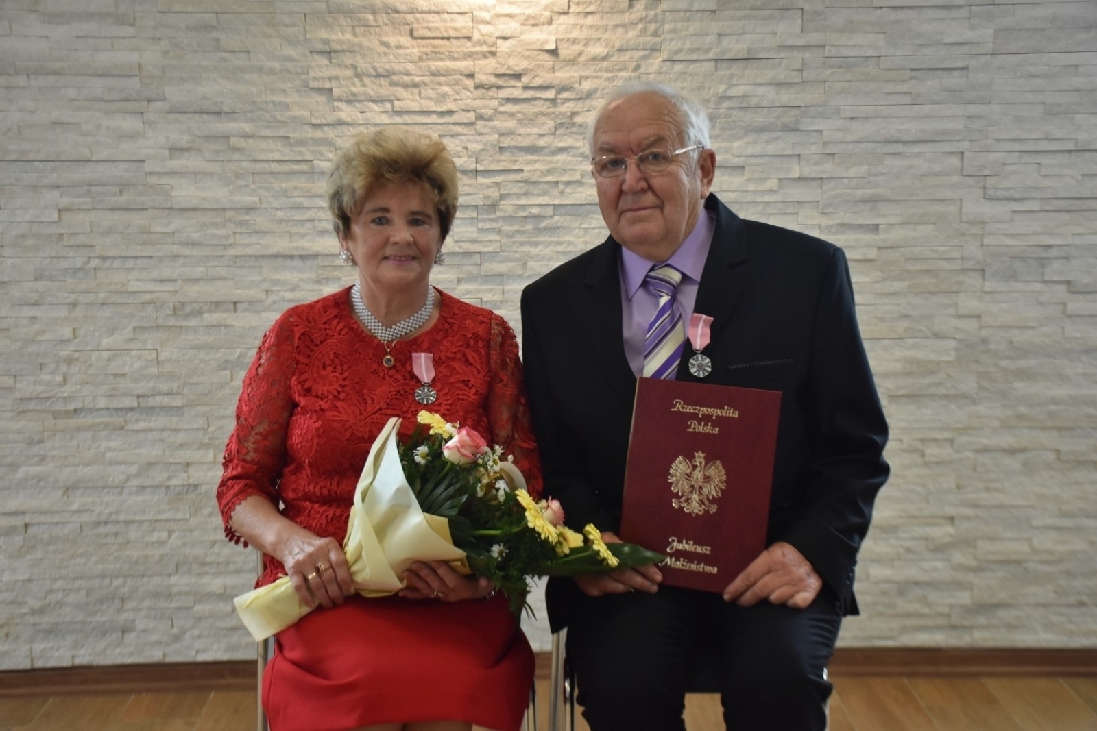 Zdjęcie w galerii na portalu naszraciborz.pl: Złote Gody w gm. Krzyżanowice. Medale wręczono w Rudyszwałdzie wiadomości z regionu