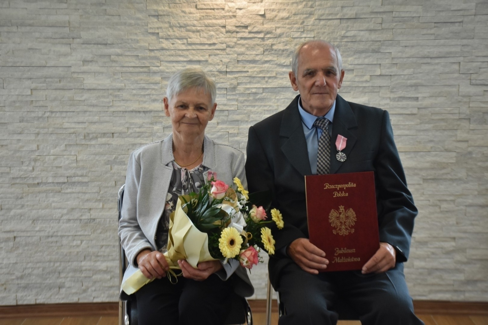 Zdjęcie w galerii na portalu naszraciborz.pl: Złote Gody w gm. Krzyżanowice. Medale wręczono w Rudyszwałdzie wiadomości z regionu