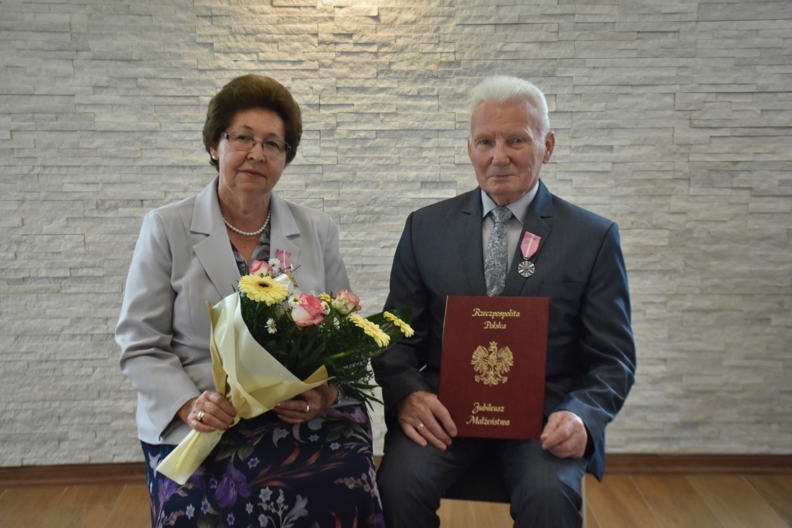 Zdjęcie w galerii na portalu naszraciborz.pl: Złote Gody w gm. Krzyżanowice. Medale wręczono w Rudyszwałdzie wiadomości z regionu