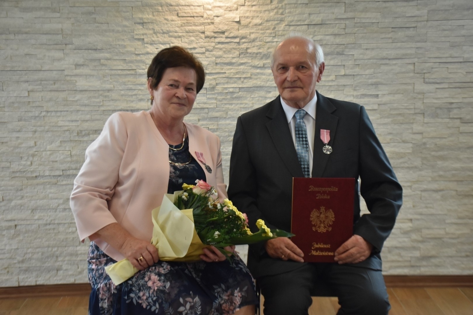 Zdjęcie w galerii na portalu naszraciborz.pl: Złote Gody w gm. Krzyżanowice. Medale wręczono w Rudyszwałdzie wiadomości z regionu