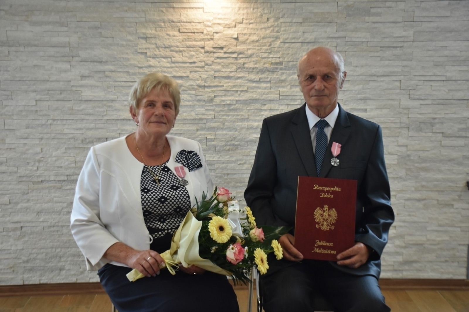 Zdjęcie w galerii na portalu naszraciborz.pl: Złote Gody w gm. Krzyżanowice. Medale wręczono w Rudyszwałdzie wiadomości z regionu