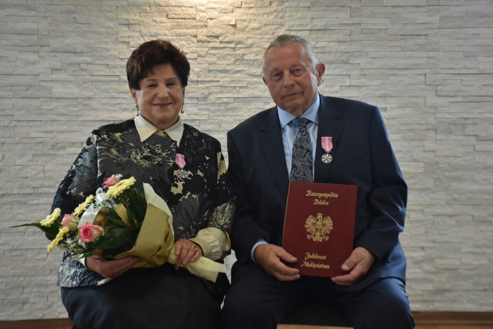 Zdjęcie w galerii na portalu naszraciborz.pl: Złote Gody w gm. Krzyżanowice. Medale wręczono w Rudyszwałdzie wiadomości z regionu