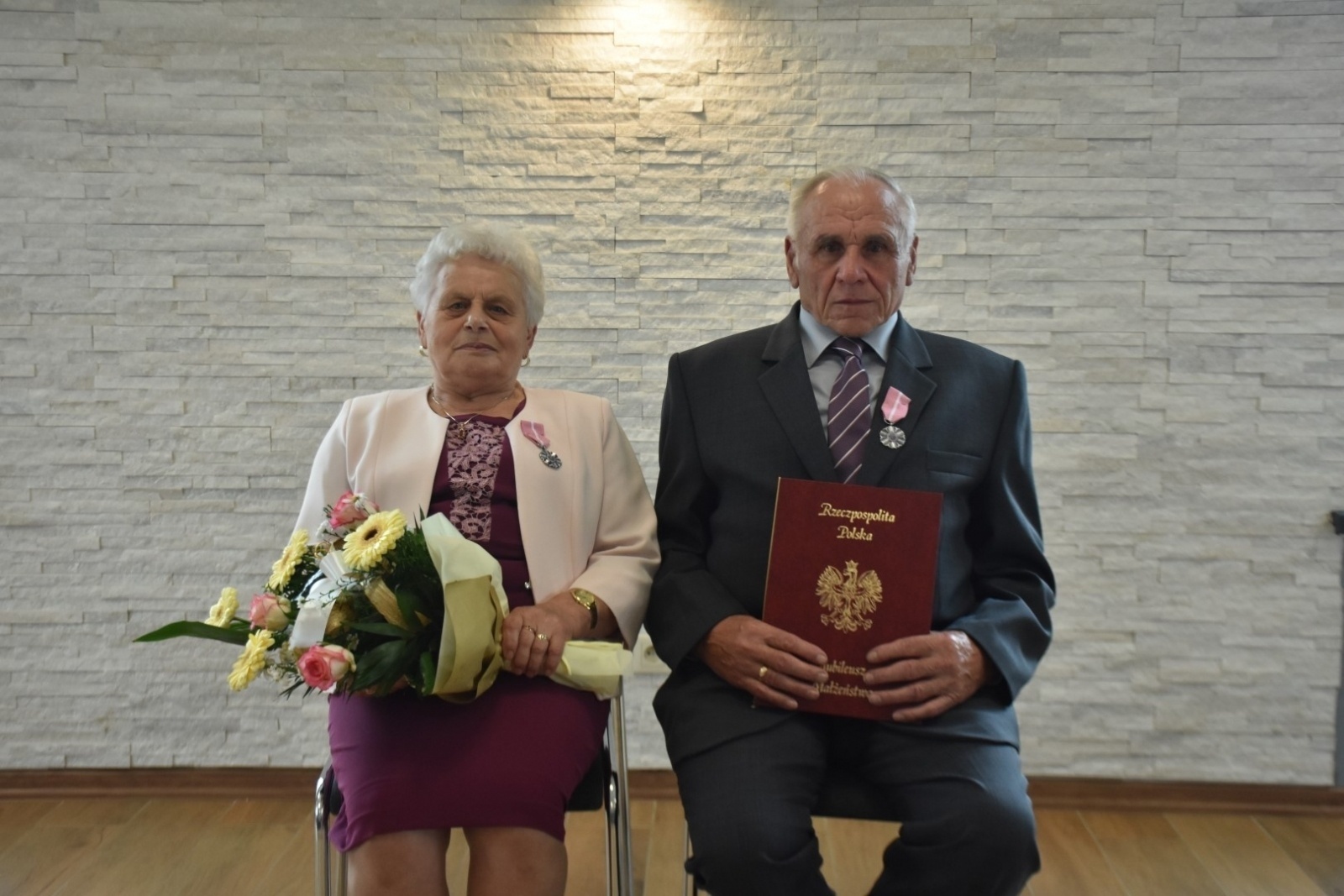 Zdjęcie w galerii na portalu naszraciborz.pl: Złote Gody w gm. Krzyżanowice. Medale wręczono w Rudyszwałdzie wiadomości z regionu