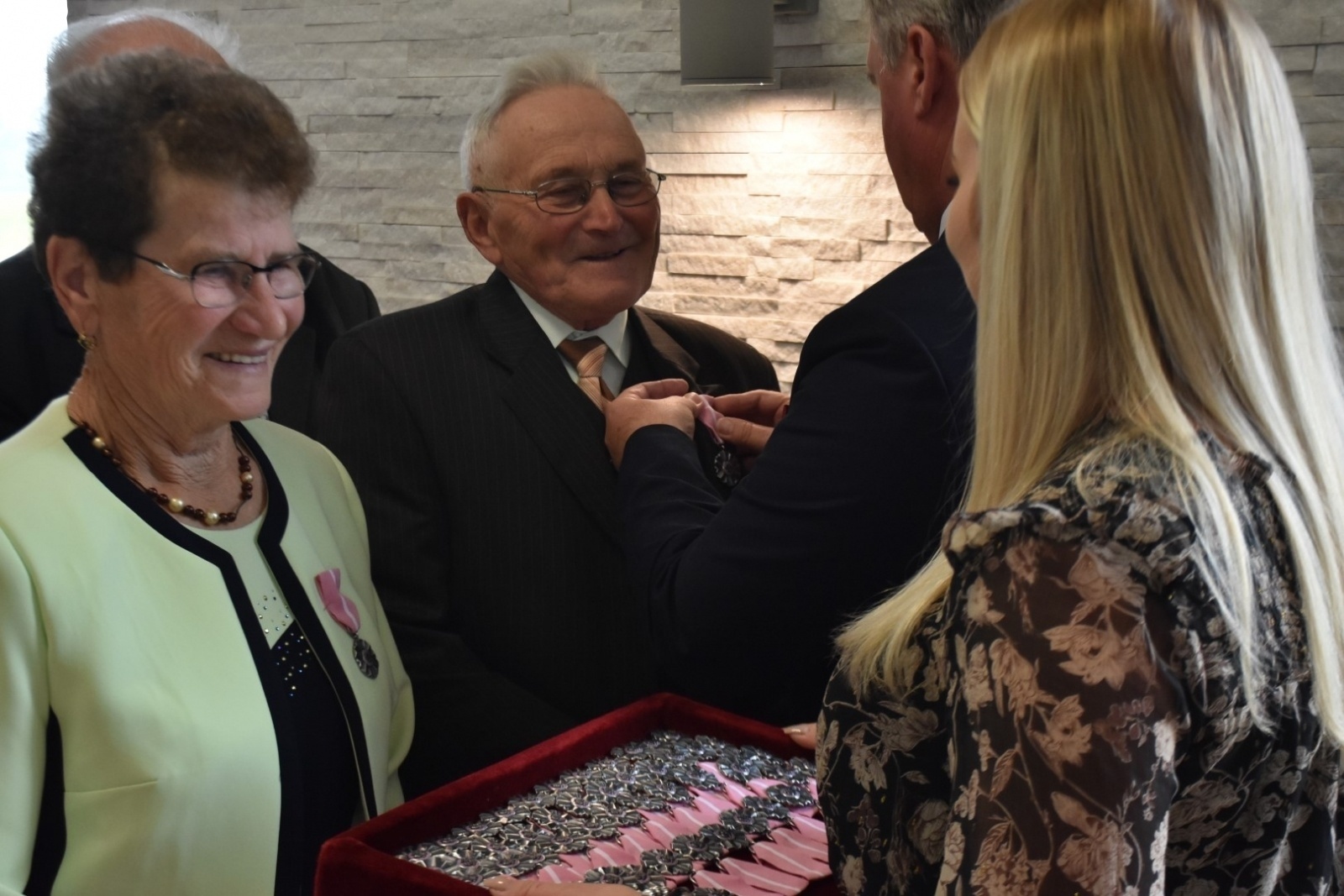 Zdjęcie w galerii na portalu naszraciborz.pl: Złote Gody w gm. Krzyżanowice. Medale wręczono w Rudyszwałdzie wiadomości z regionu