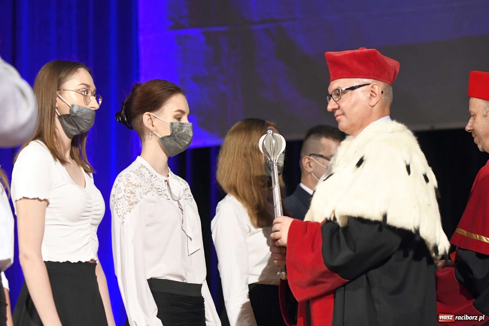 Zdjęcie w galerii na portalu naszraciborz.pl: W RCK zainaugurowano rok akademicki w PWSZ wiadomości z regionu