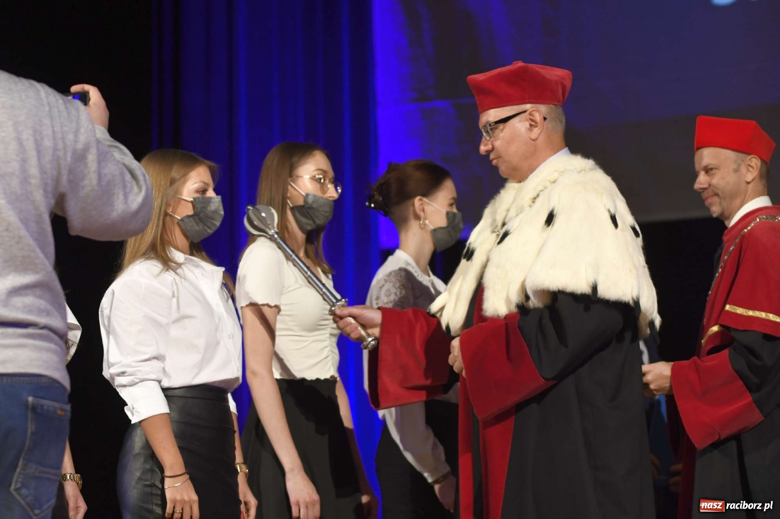 Zdjęcie w galerii na portalu naszraciborz.pl: W RCK zainaugurowano rok akademicki w PWSZ wiadomości z regionu