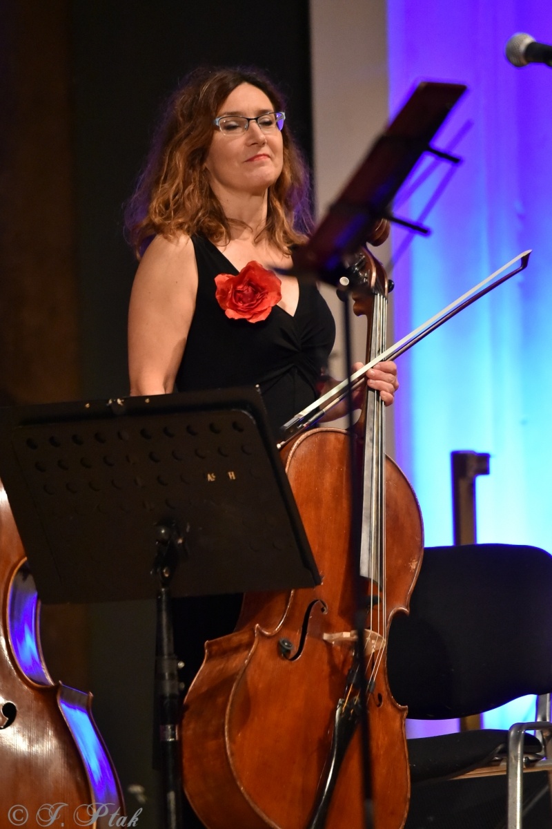 Zdjęcie w galerii na portalu naszraciborz.pl: Koncert muzyki filmowej z Maciejem Zakościelnym. Raciborscy działacze uhonorowani wiadomości z regionu