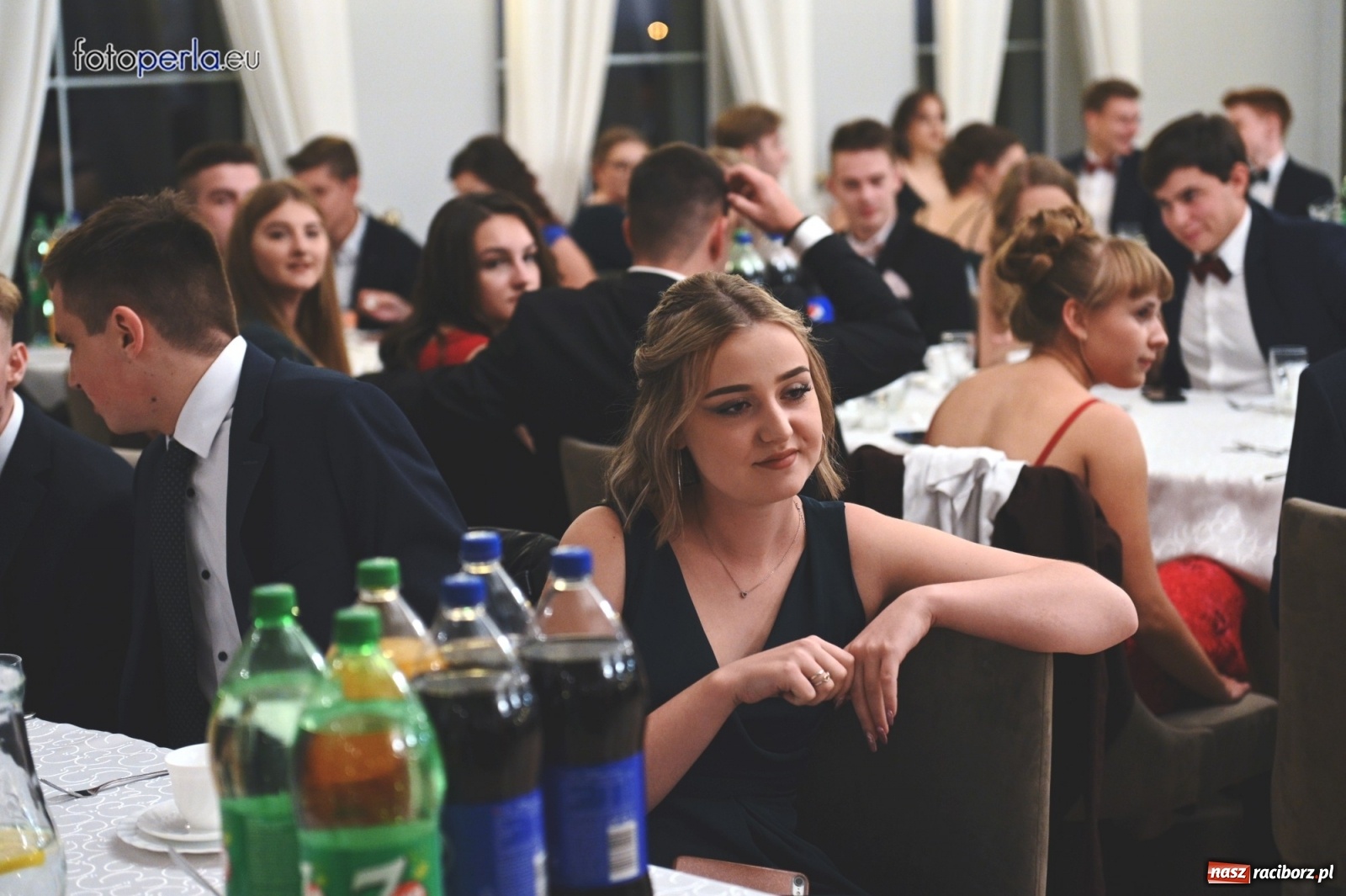 Zdjęcie w galerii na portalu naszraciborz.pl: Bale maturalne czas zacząć! I LO i Liceum Sztuk Plastycznych bawią się w Bieńkowicach wiadomości z regionu