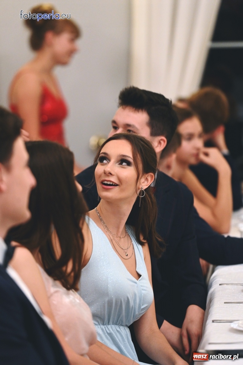 Zdjęcie w galerii na portalu naszraciborz.pl: Bale maturalne czas zacząć! I LO i Liceum Sztuk Plastycznych bawią się w Bieńkowicach wiadomości z regionu