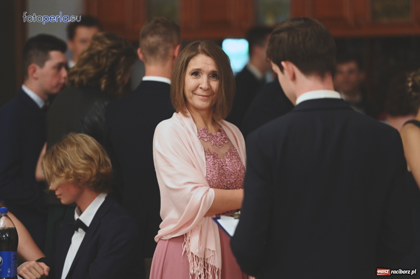 Zdjęcie w galerii na portalu naszraciborz.pl: Bale maturalne czas zacząć! I LO i Liceum Sztuk Plastycznych bawią się w Bieńkowicach wiadomości z regionu