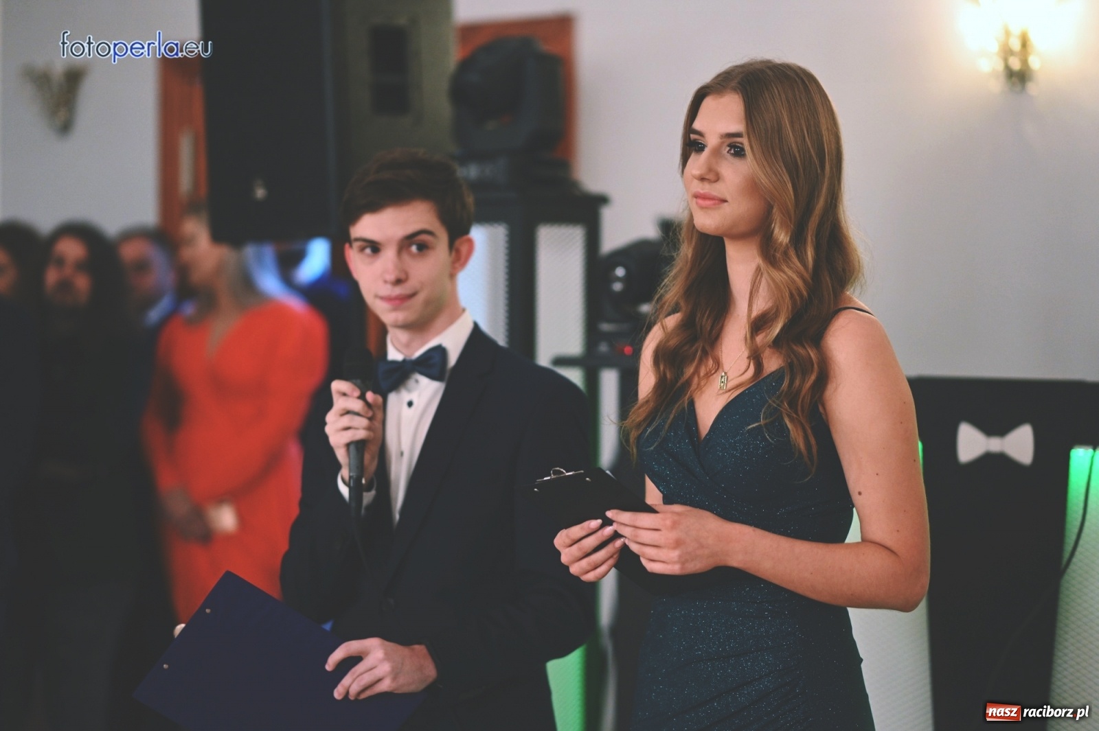 Zdjęcie w galerii na portalu naszraciborz.pl: Bale maturalne czas zacząć! I LO i Liceum Sztuk Plastycznych bawią się w Bieńkowicach wiadomości z regionu