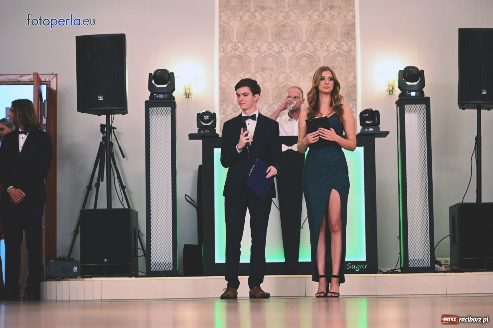 Zdjęcie w galerii na portalu naszraciborz.pl: Bale maturalne czas zacząć! I LO i Liceum Sztuk Plastycznych bawią się w Bieńkowicach wiadomości z regionu