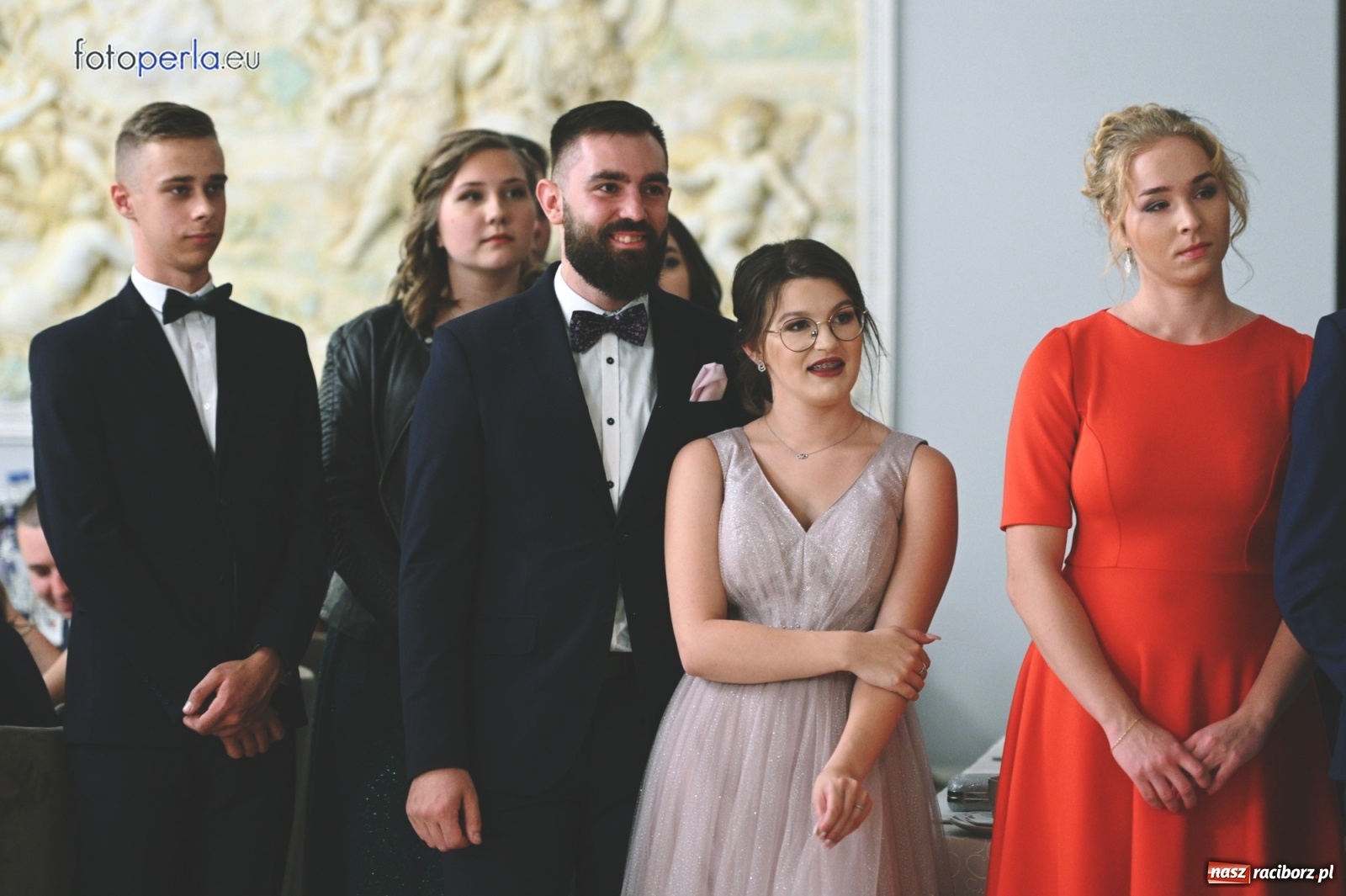 Zdjęcie w galerii na portalu naszraciborz.pl: Bale maturalne czas zacząć! I LO i Liceum Sztuk Plastycznych bawią się w Bieńkowicach wiadomości z regionu