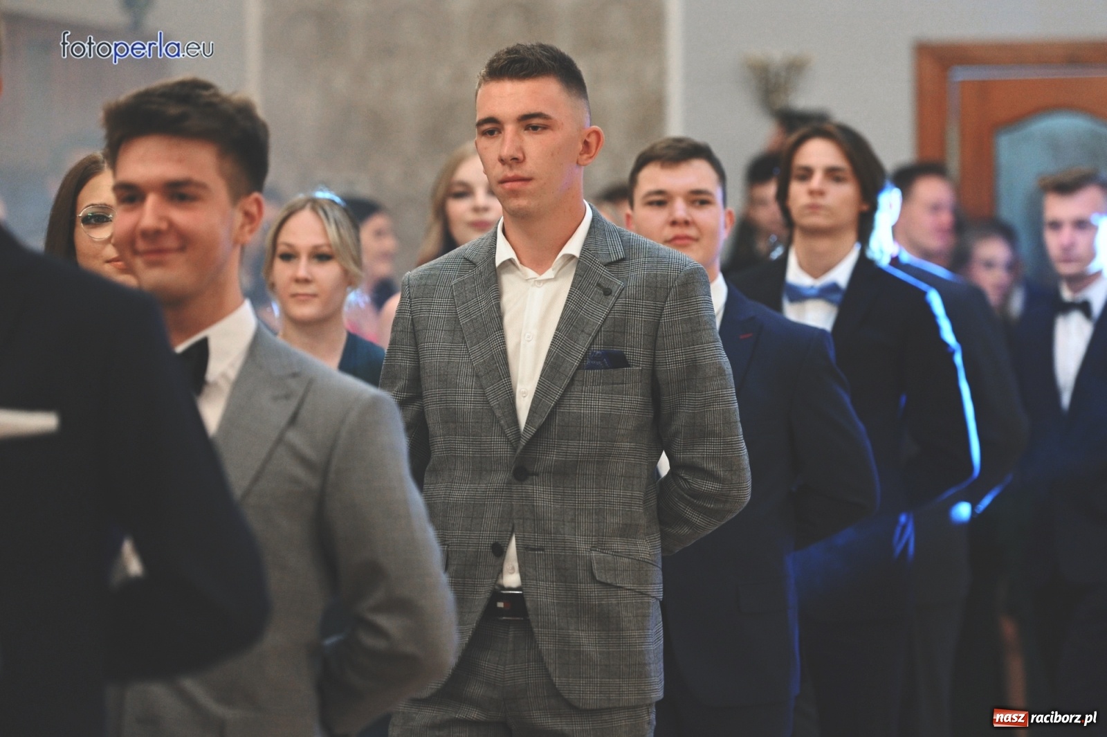 Zdjęcie w galerii na portalu naszraciborz.pl: Bale maturalne czas zacząć! I LO i Liceum Sztuk Plastycznych bawią się w Bieńkowicach wiadomości z regionu