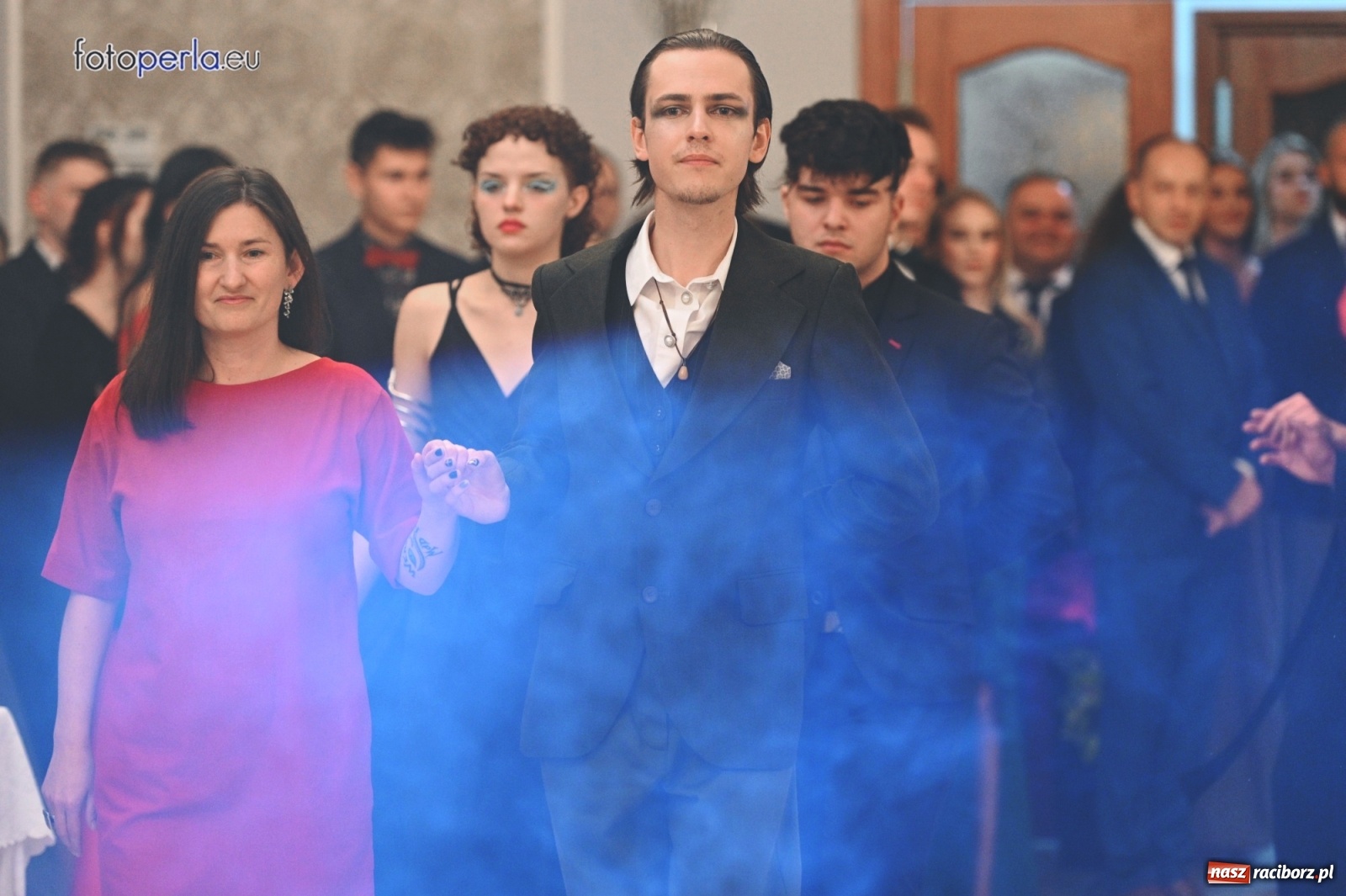 Zdjęcie w galerii na portalu naszraciborz.pl: Bale maturalne czas zacząć! I LO i Liceum Sztuk Plastycznych bawią się w Bieńkowicach wiadomości z regionu