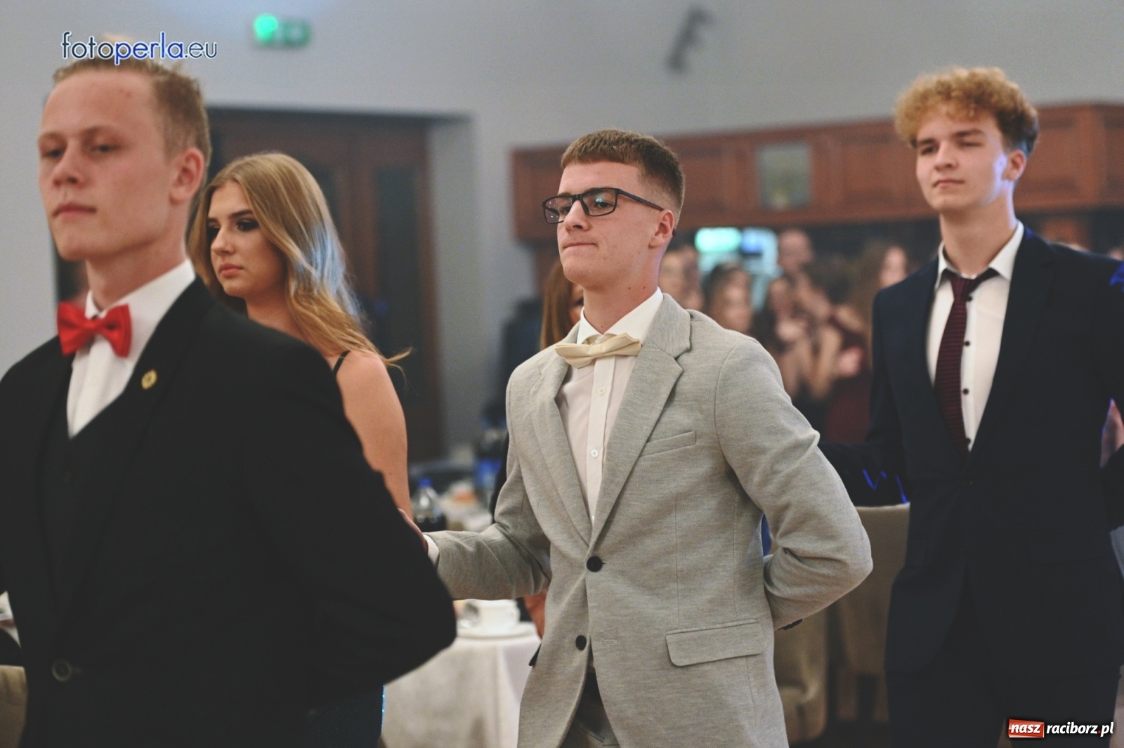 Zdjęcie w galerii na portalu naszraciborz.pl: Bale maturalne czas zacząć! I LO i Liceum Sztuk Plastycznych bawią się w Bieńkowicach wiadomości z regionu