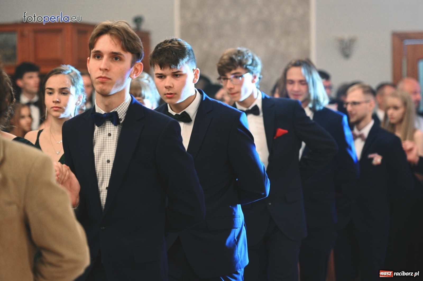 Zdjęcie w galerii na portalu naszraciborz.pl: Bale maturalne czas zacząć! I LO i Liceum Sztuk Plastycznych bawią się w Bieńkowicach wiadomości z regionu