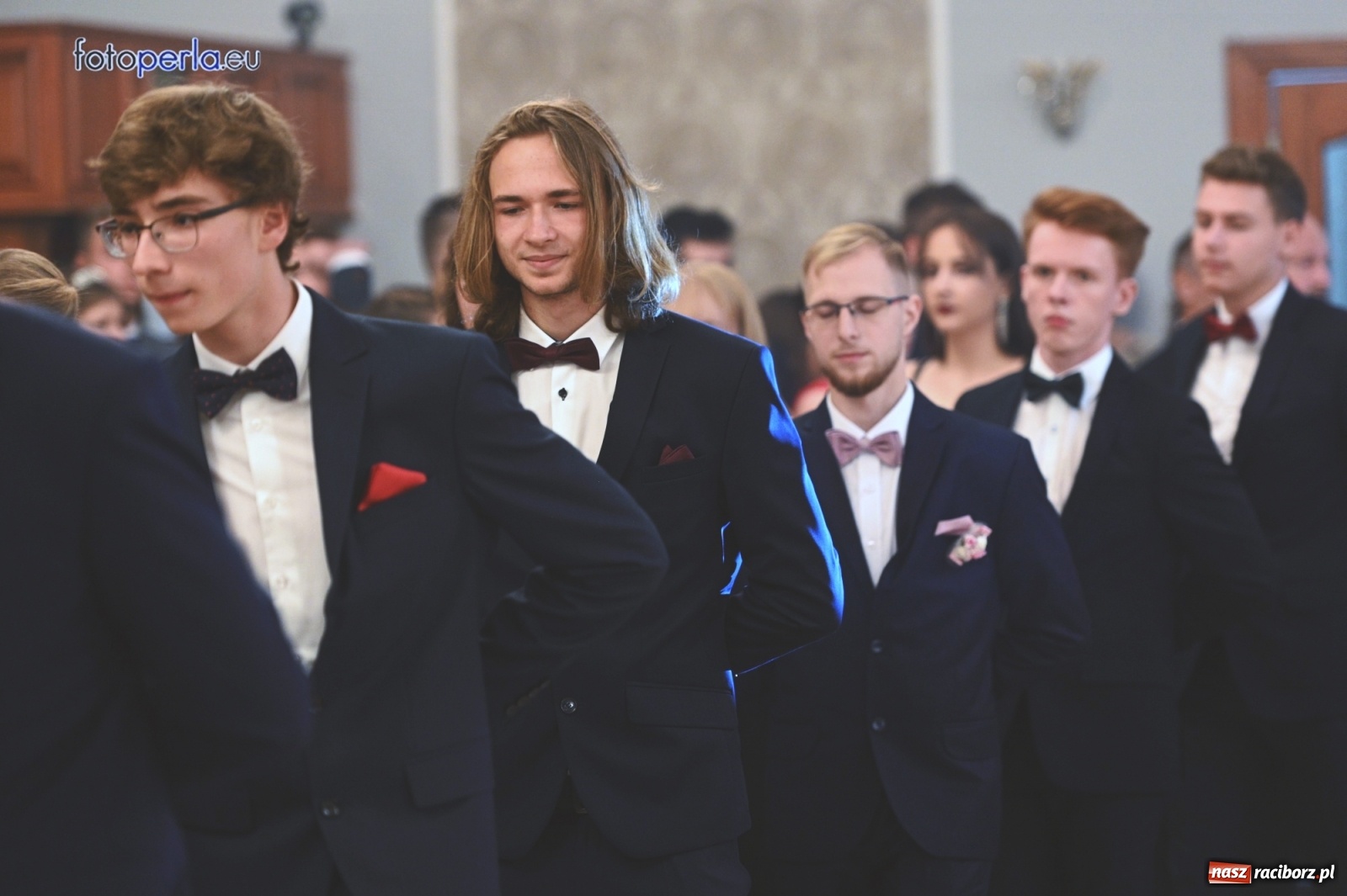 Zdjęcie w galerii na portalu naszraciborz.pl: Bale maturalne czas zacząć! I LO i Liceum Sztuk Plastycznych bawią się w Bieńkowicach wiadomości z regionu