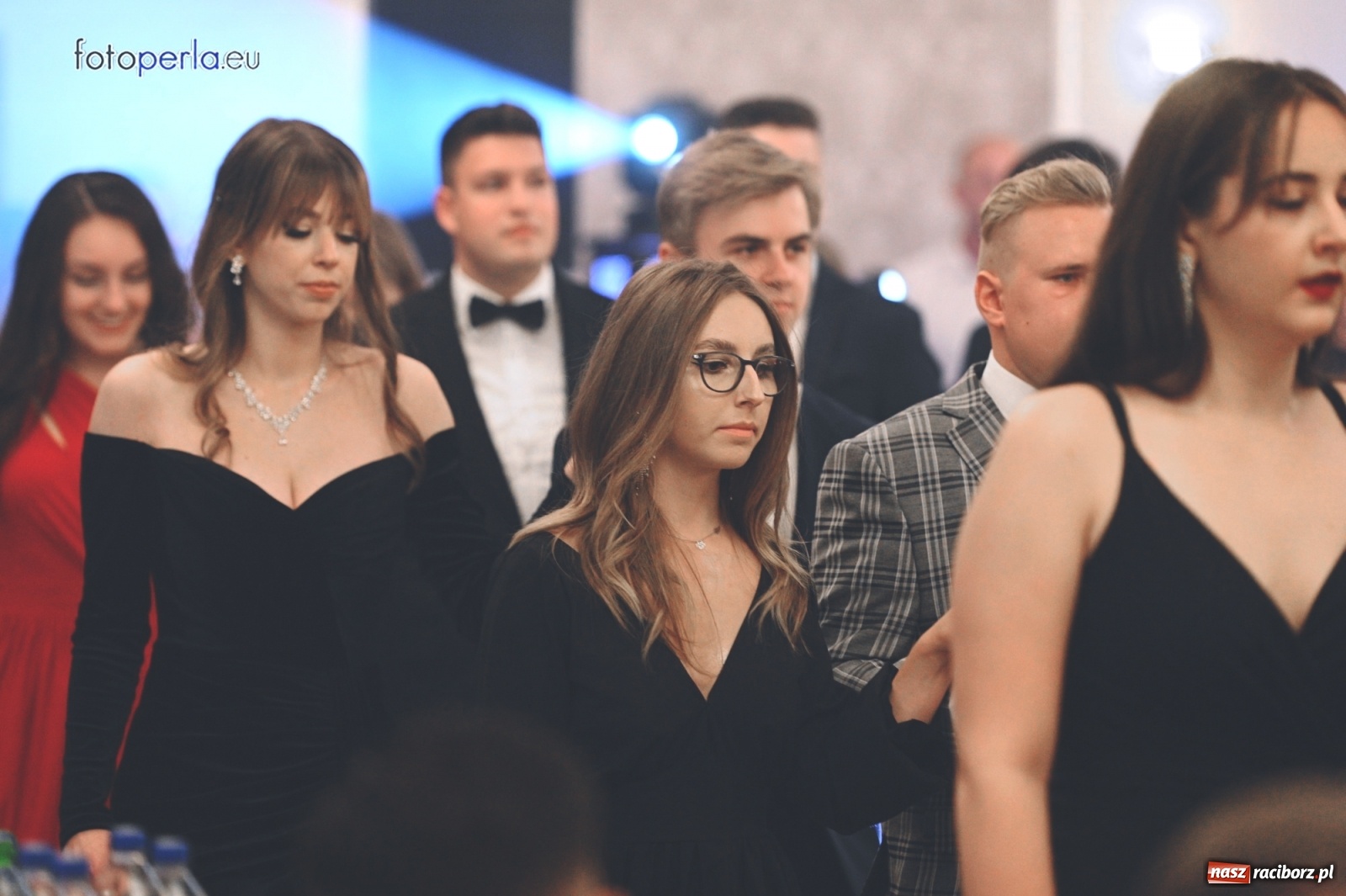 Zdjęcie w galerii na portalu naszraciborz.pl: Bale maturalne czas zacząć! I LO i Liceum Sztuk Plastycznych bawią się w Bieńkowicach wiadomości z regionu