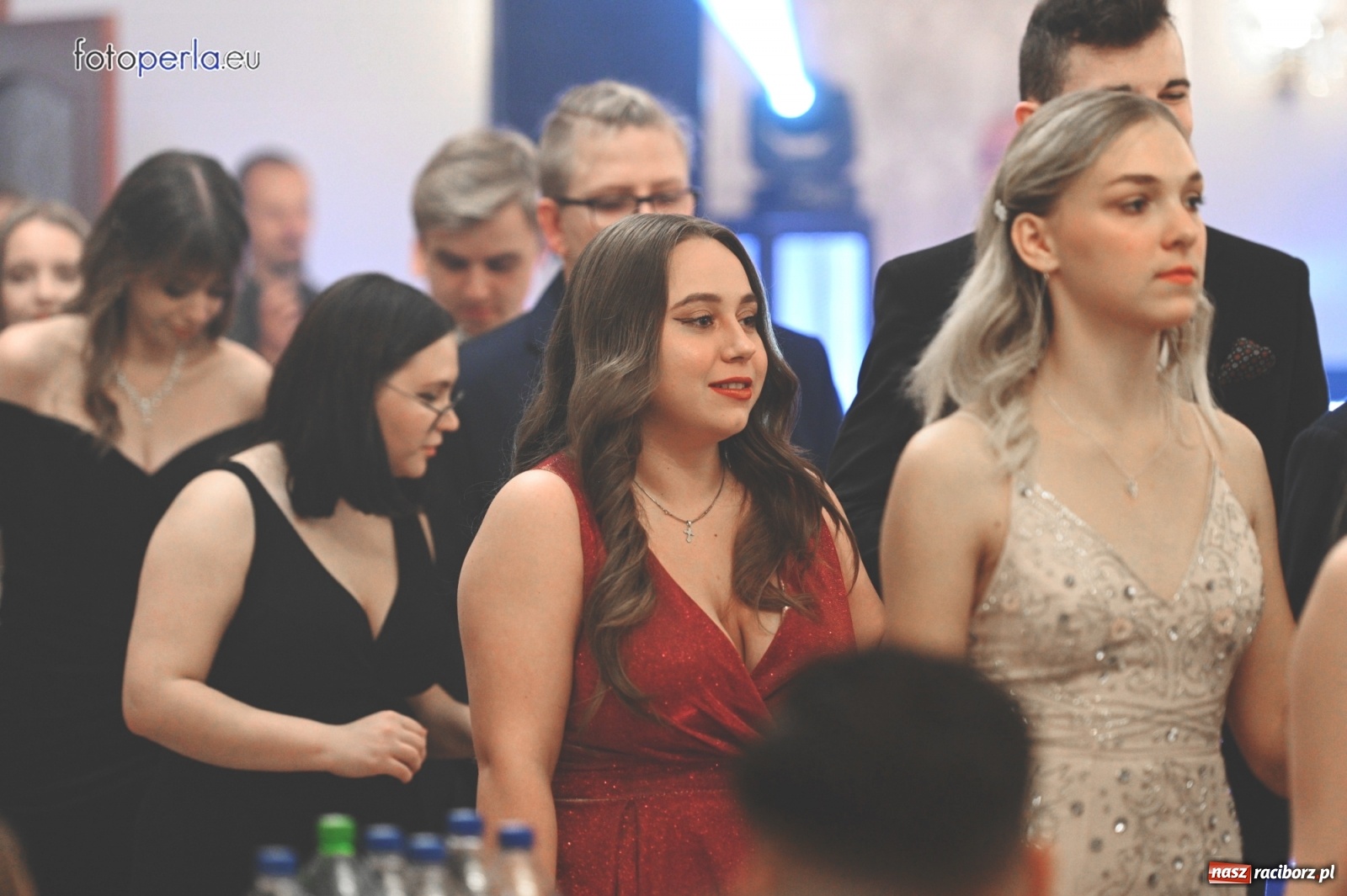 Zdjęcie w galerii na portalu naszraciborz.pl: Bale maturalne czas zacząć! I LO i Liceum Sztuk Plastycznych bawią się w Bieńkowicach wiadomości z regionu